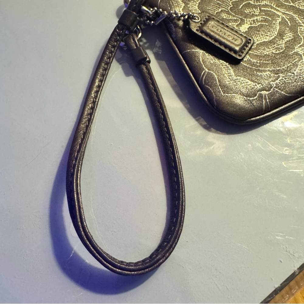Coach Hematite Grey Floral script Wristlet Pouch RARE - EUC serial #43785 - Picture 7 of 16